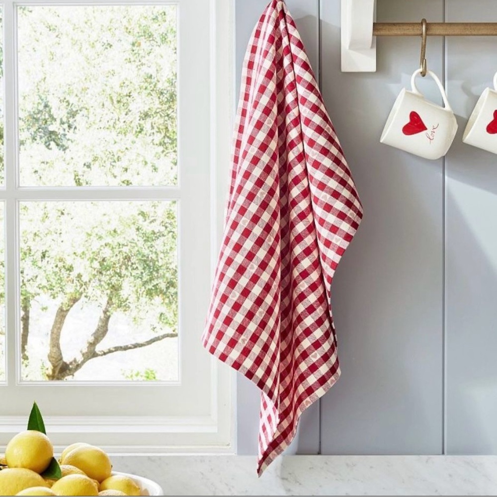 ❤️SOLD❤️Pottery Barn Red and White Gingham Kitchen Towel